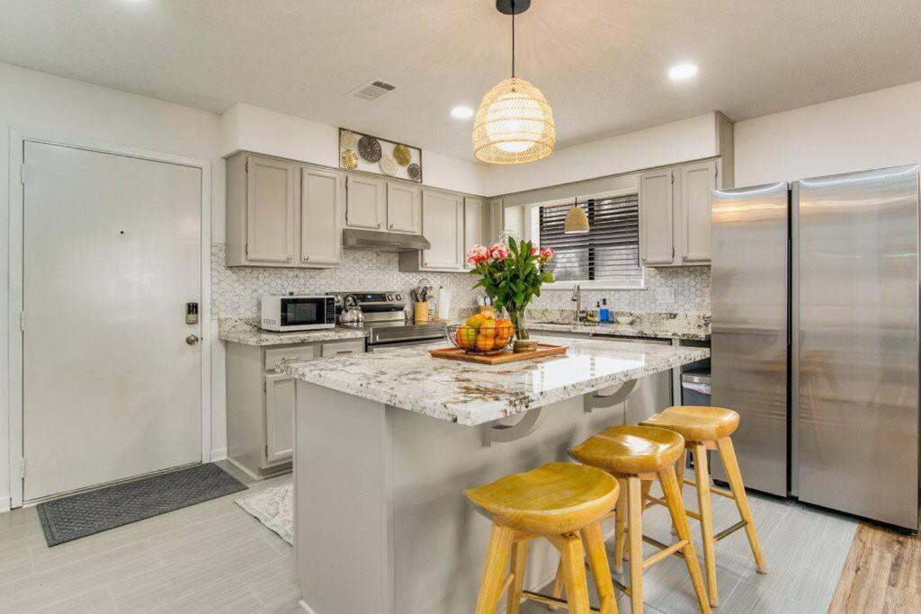 Villa Woodsy Retreat, Steps To Bay - Hot Tub! Gulf Breeze Exterior foto